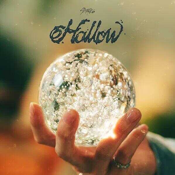 Stray Kids:  Hollow