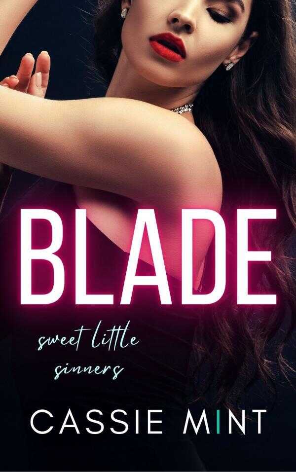 Blade — Cassie Mint