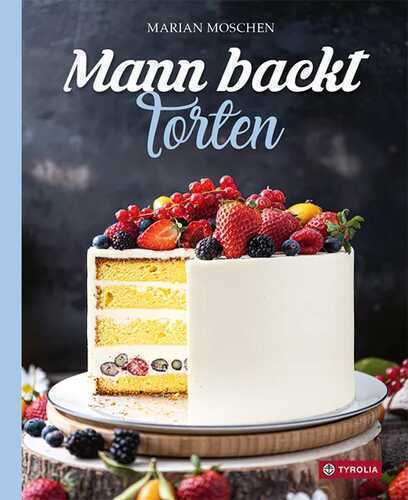 Mann backt Torten