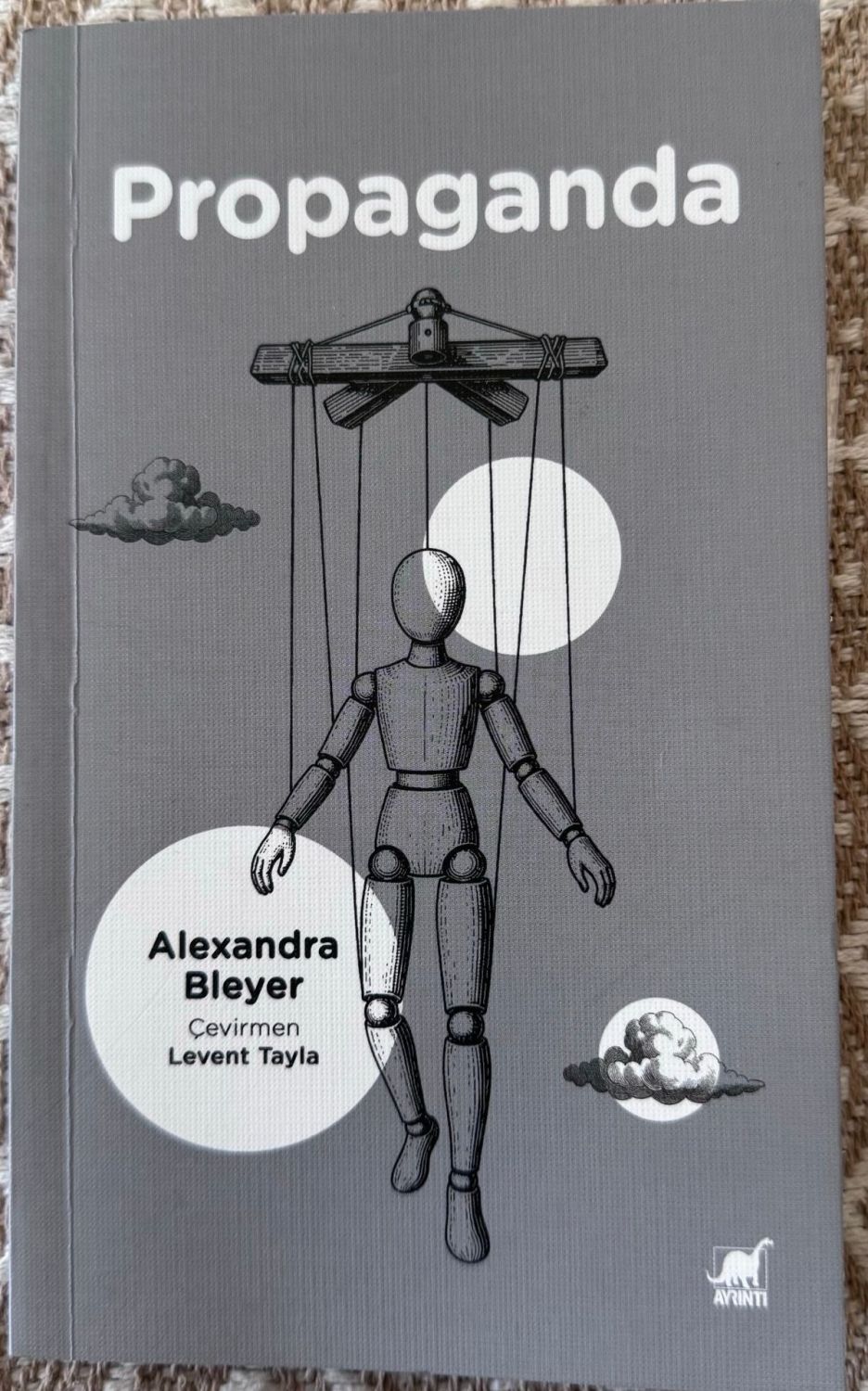 Propaganda — Alexanda Breyer