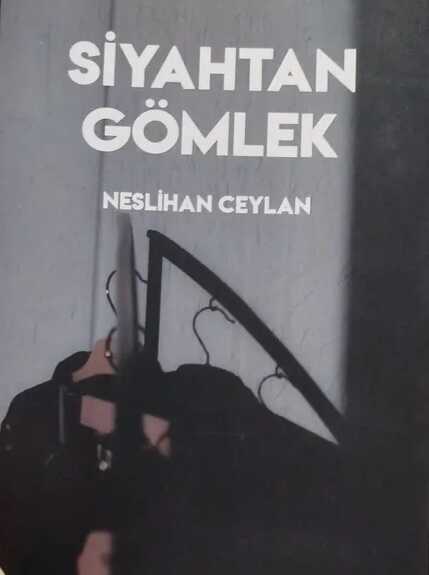 Siyahtan Gömlek